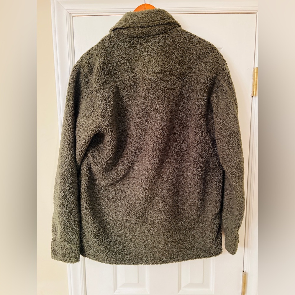 NEW Amazon Essentials Men's Recycled Polyester Sherpa Jacket (Medium) - Picture 6 of 6